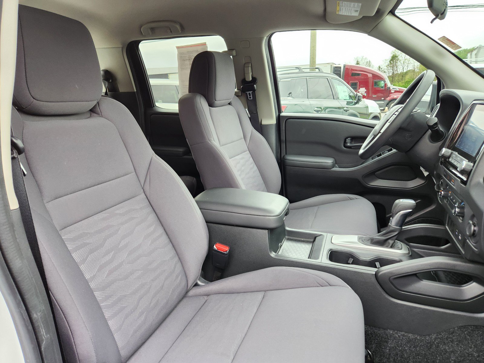 Used 2024 Nissan Frontier S AWD/4WD image 15