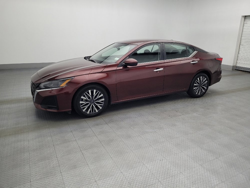 Used 2023 Nissan Altima 2.5 SV image 2