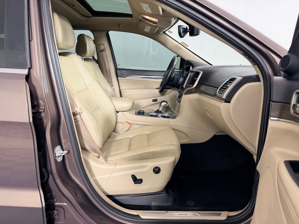 Used 2017 Jeep Grand Cherokee Limited image 33