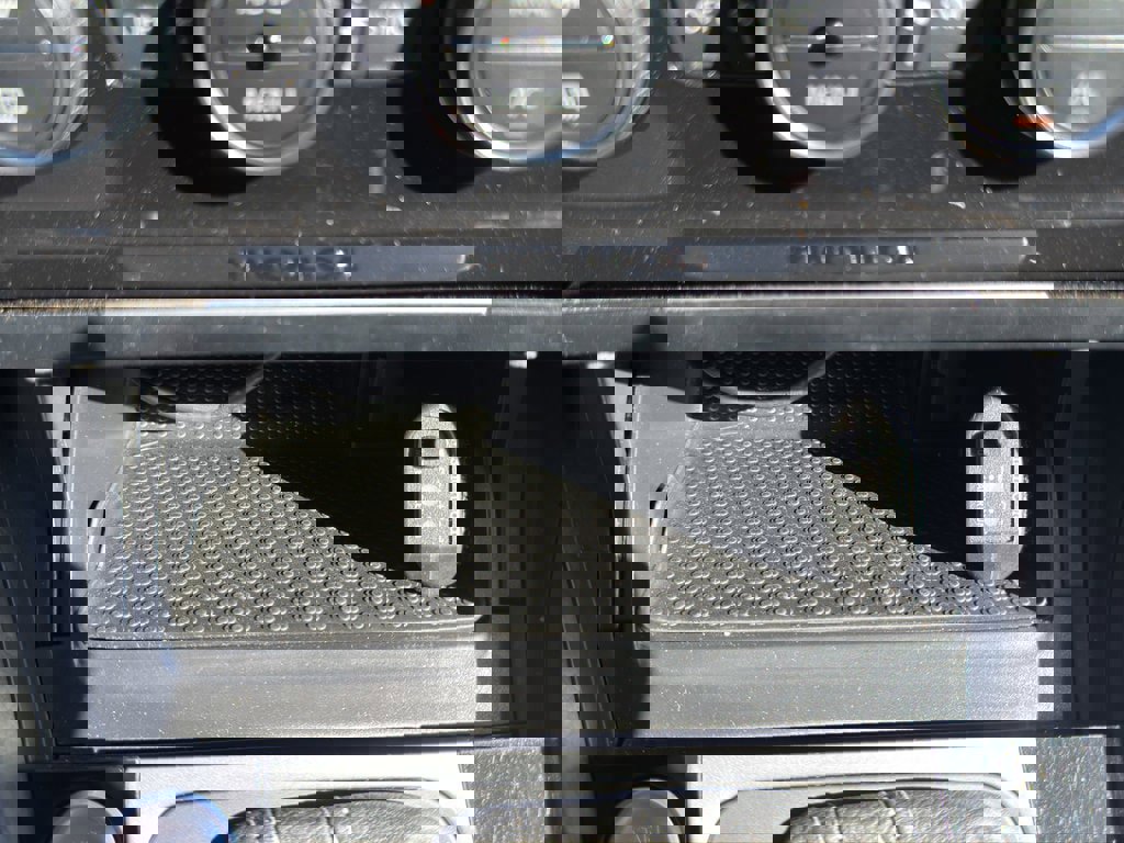 Used 2015 Volkswagen Golf R 4-Door image 15