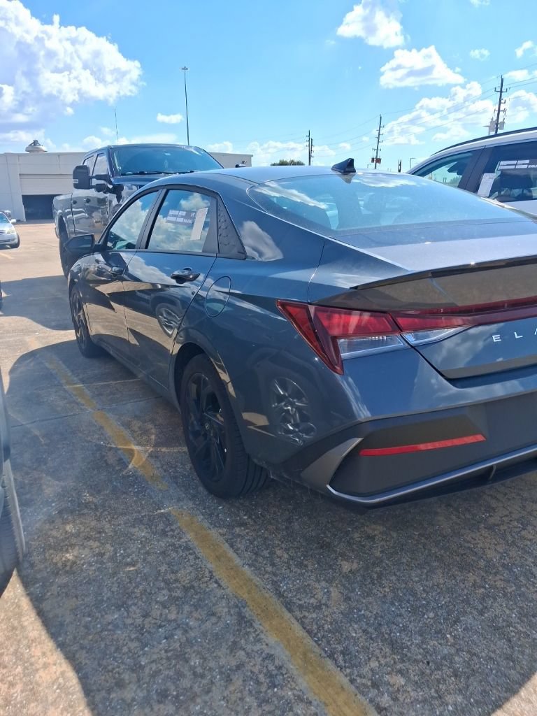 Used 2026 Hyundai Elantra Sport FWD image 4