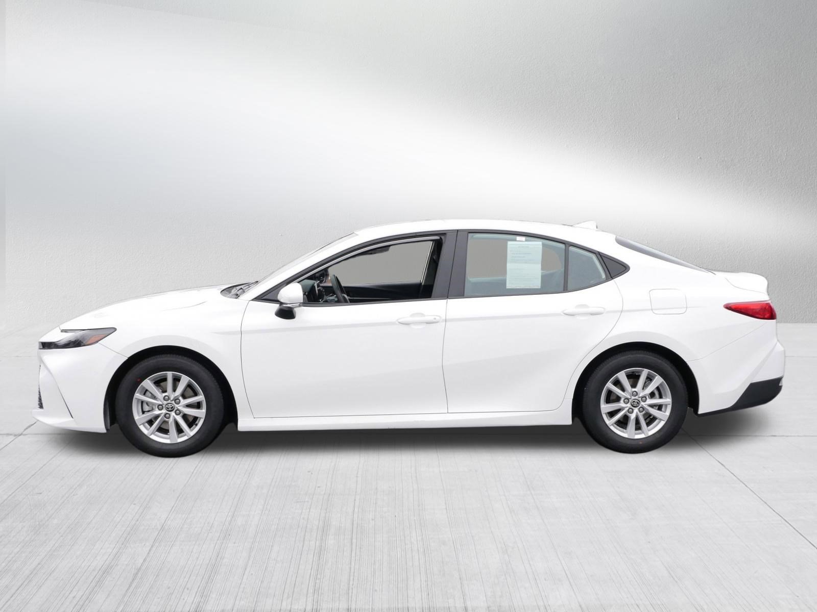 Used 2025 Toyota Camry LE FWD image 4