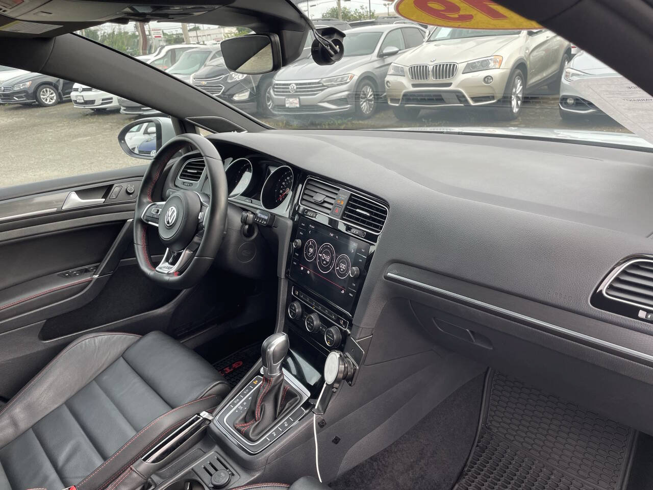 Used 2019 Volkswagen Golf 4-Door FWD image 13