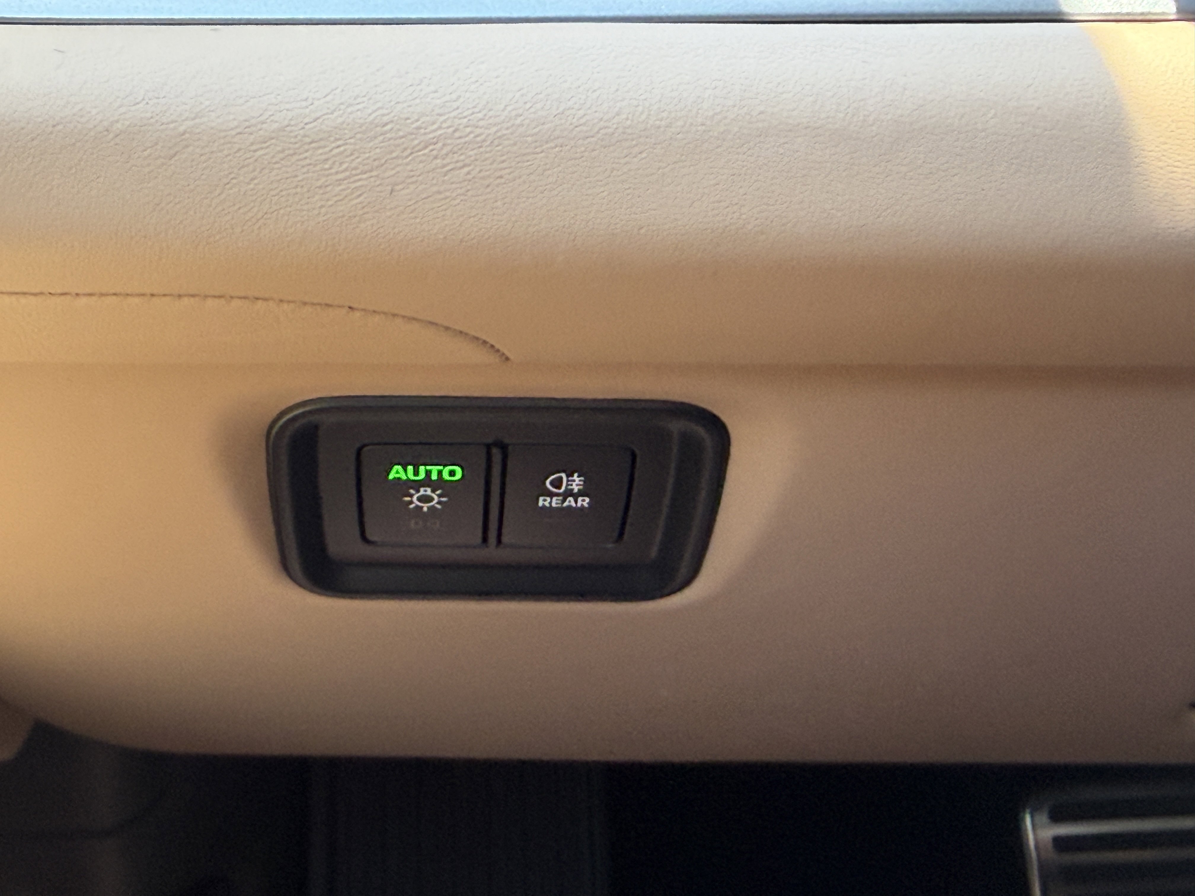 Certified 2024 Porsche Cayenne S AWD/4WD image 33