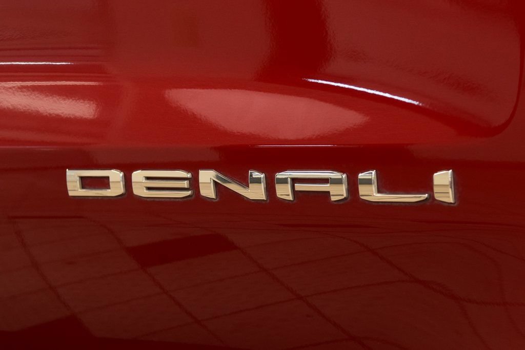 Used 2024 GMC Sierra 1500 Denali w/ Technology Package AWD/4WD image 13