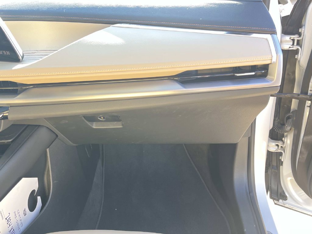 Certified 2024 Cadillac XT4 Premium Luxury AWD/4WD image 28