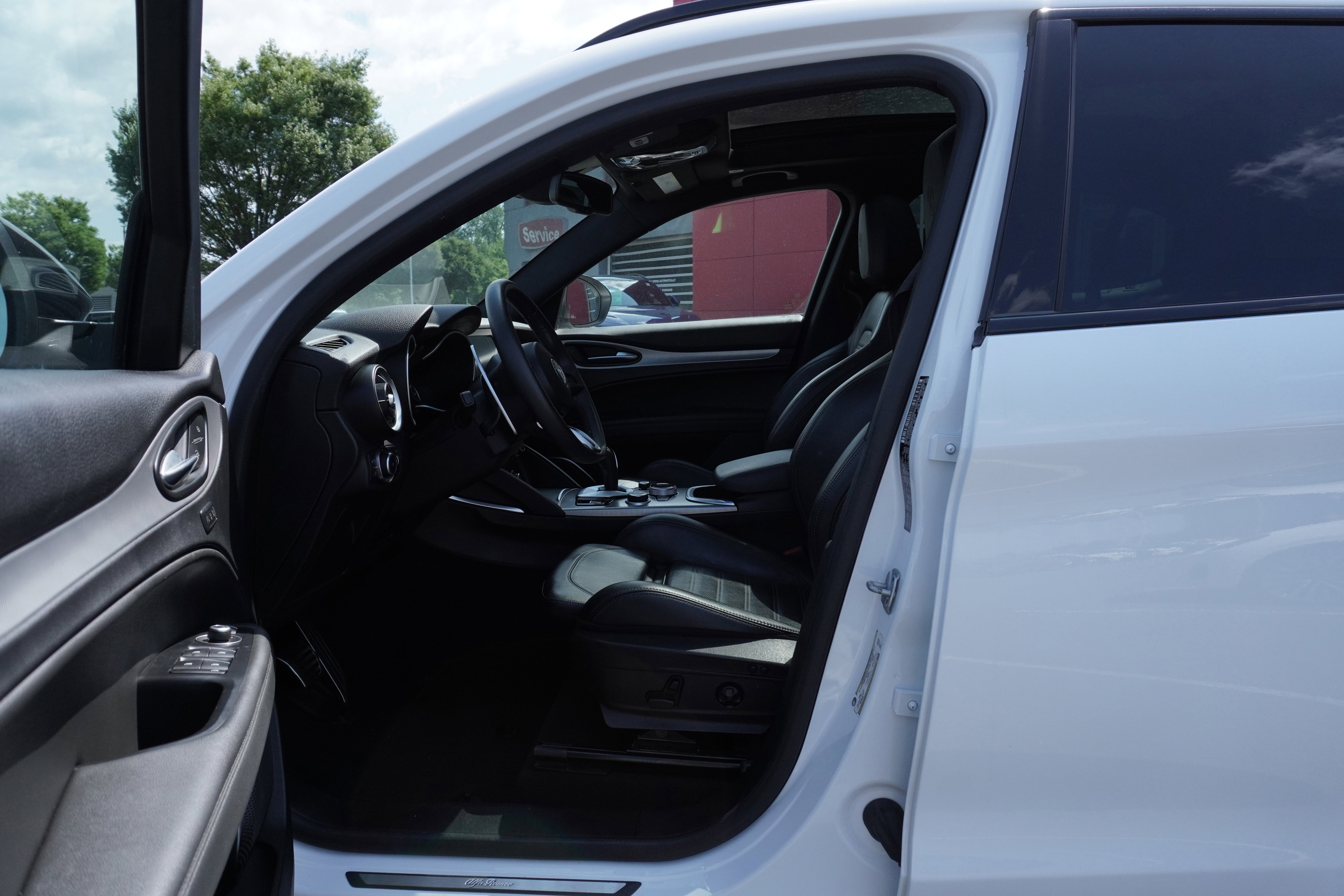 Used 2023 Alfa Romeo Stelvio Veloce image 16