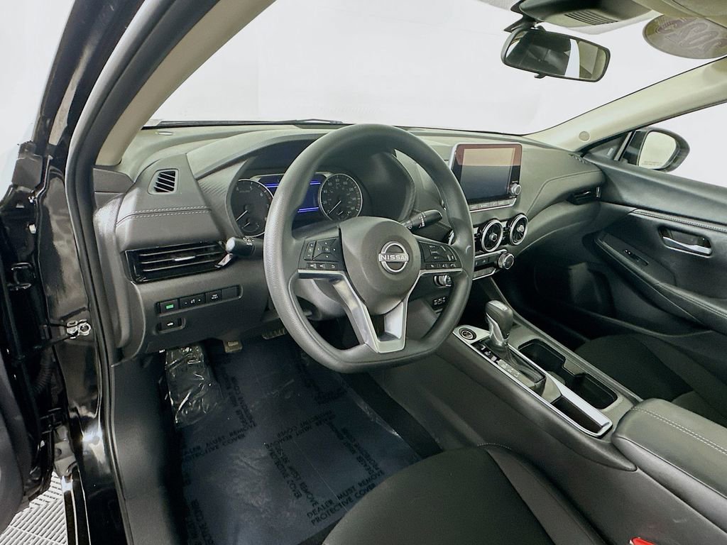 Used 2025 Nissan Sentra SV image 16