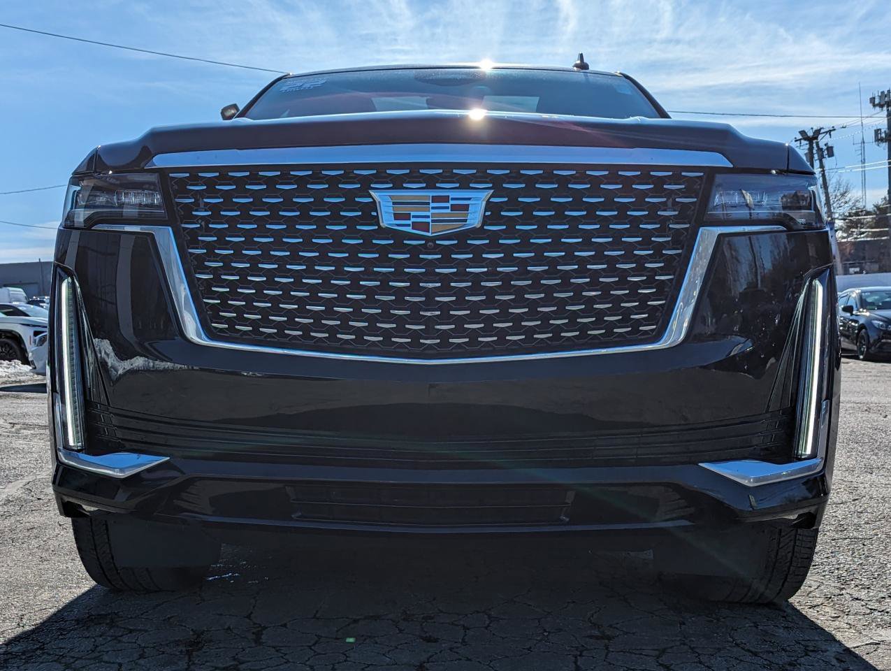 Used 2022 Cadillac Escalade Premium Luxury image 4