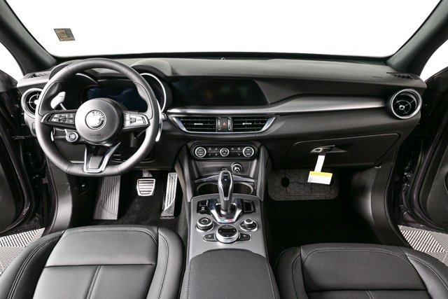 New 2025 Alfa Romeo Stelvio Sprint w/ Convenience Package image 17