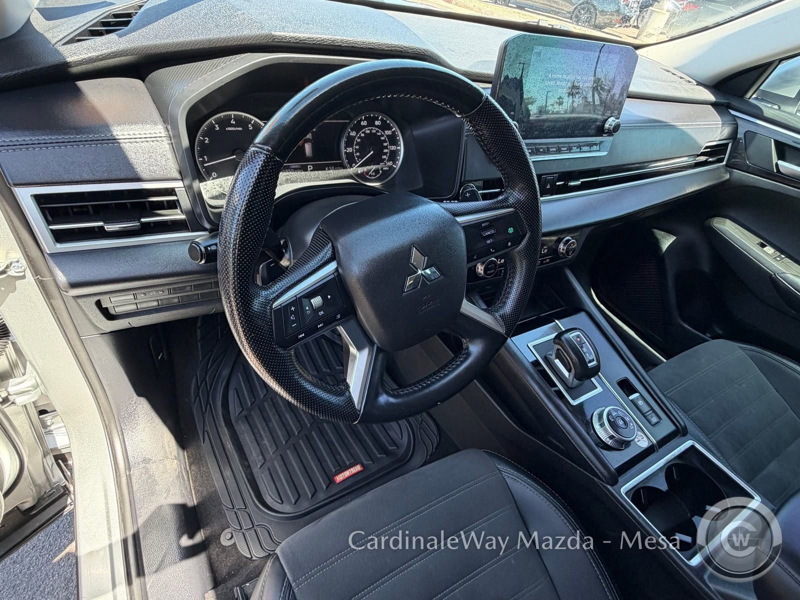 Used 2024 Mitsubishi Outlander SE image 15