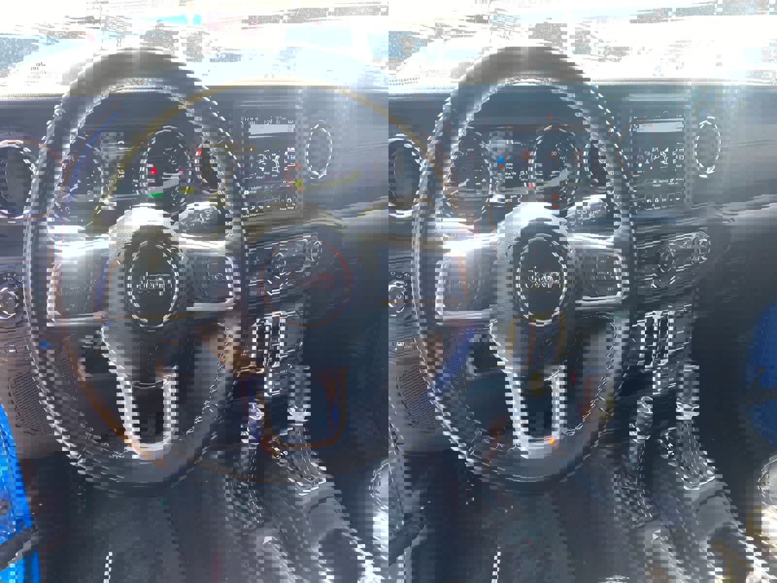 Used 2022 Jeep Wrangler Unlimited Sahara AWD/4WD image 10