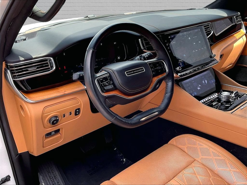 Used 2022 Jeep Grand Wagoneer Series III w/ Flexible Seating Group AWD/4WD image 14