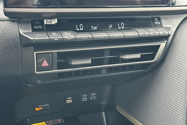 Certified 2025 Toyota Camry SE w/ Convenience Package FWD image 24