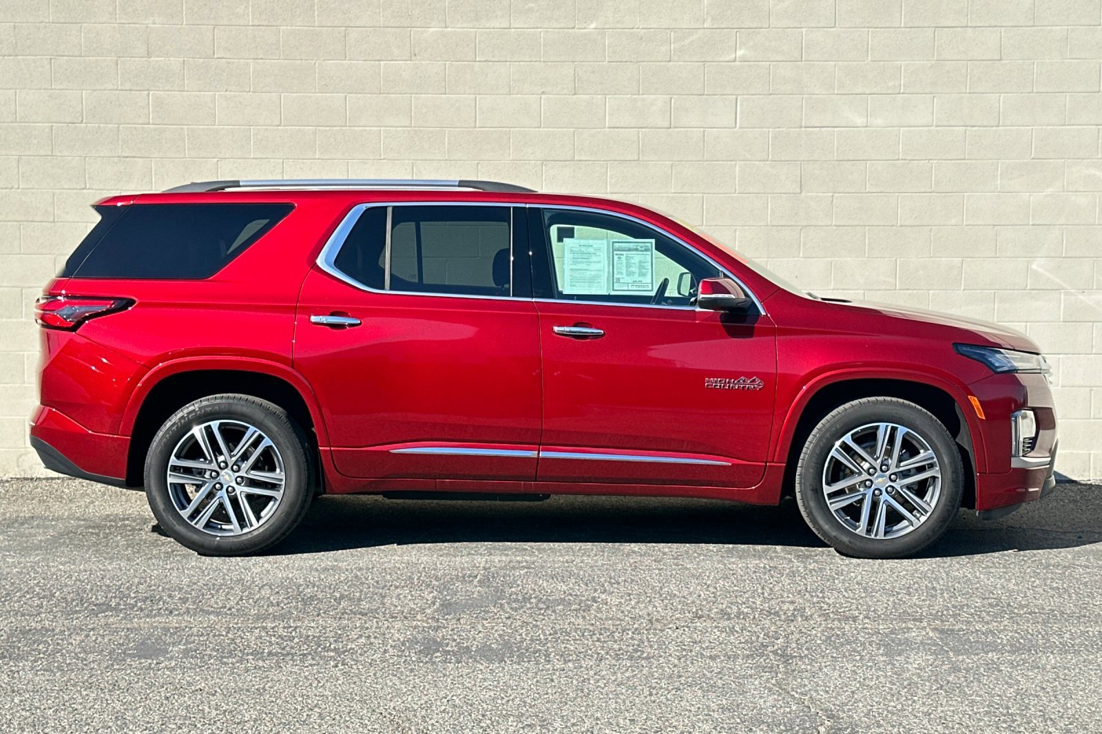 Certified 2023 Chevrolet Traverse High Country image 3