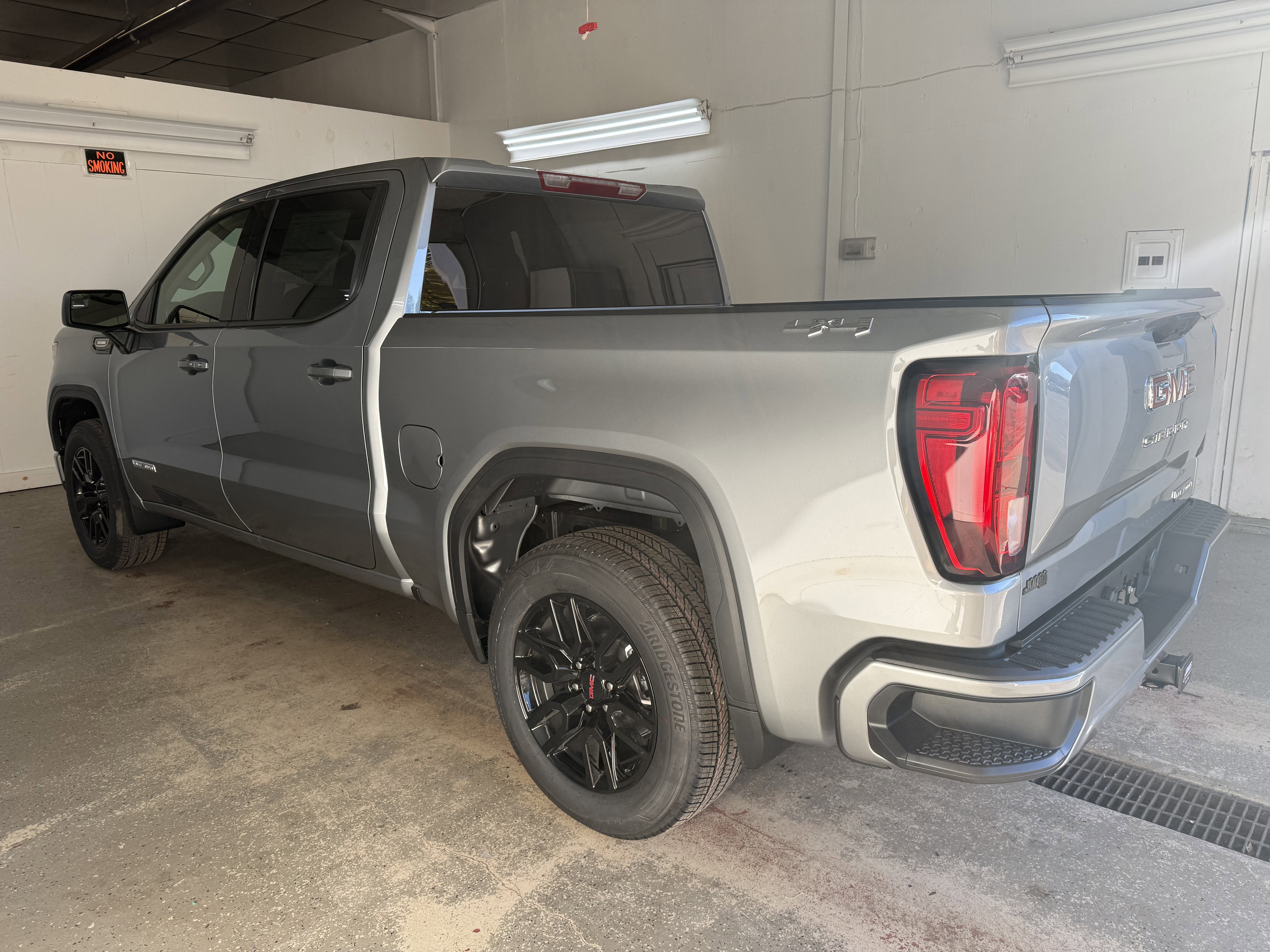 New 2026 GMC Sierra 1500 Elevation image 4