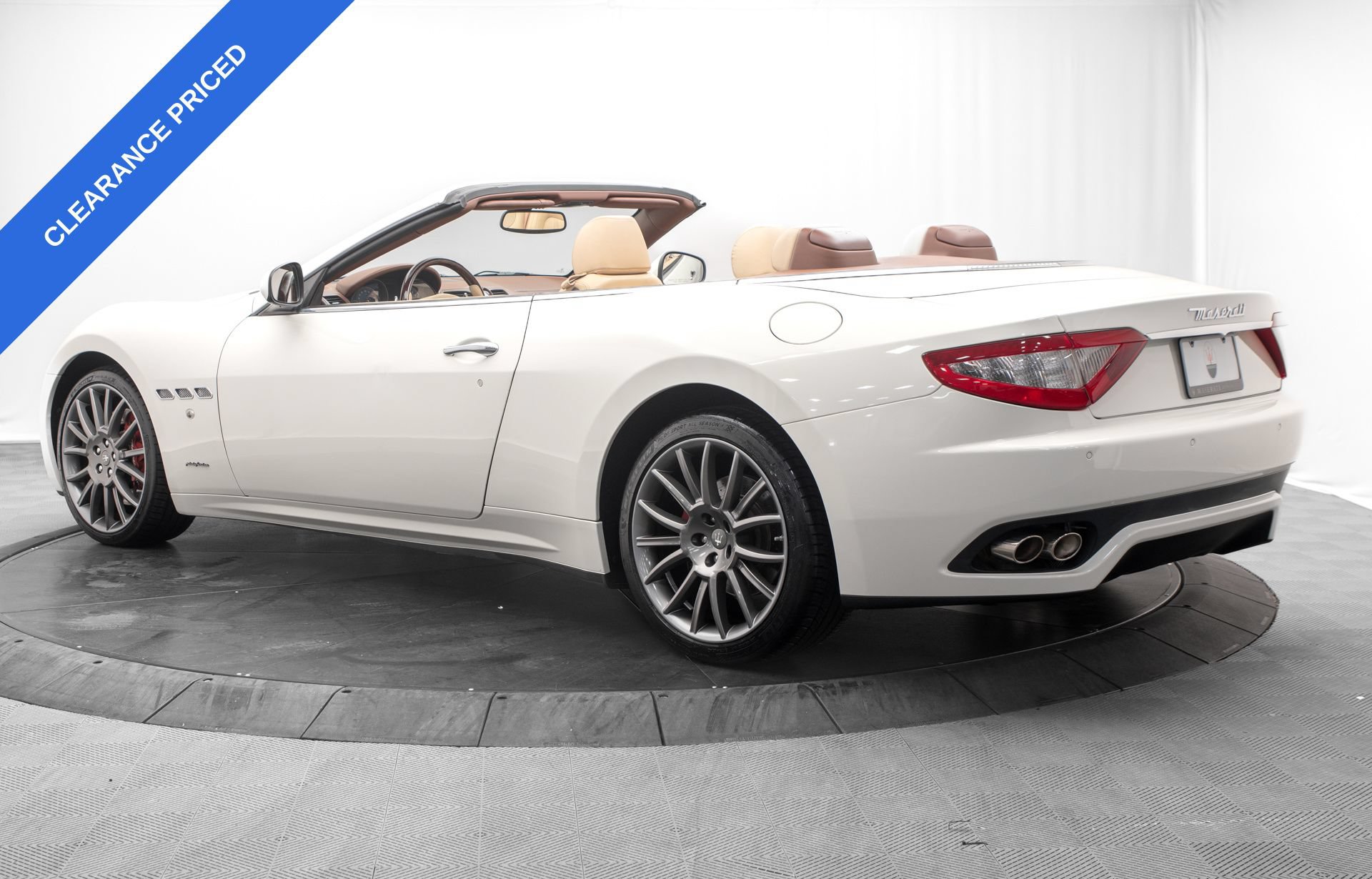 Used 2013 Maserati GranTurismo Convertible RWD image 5