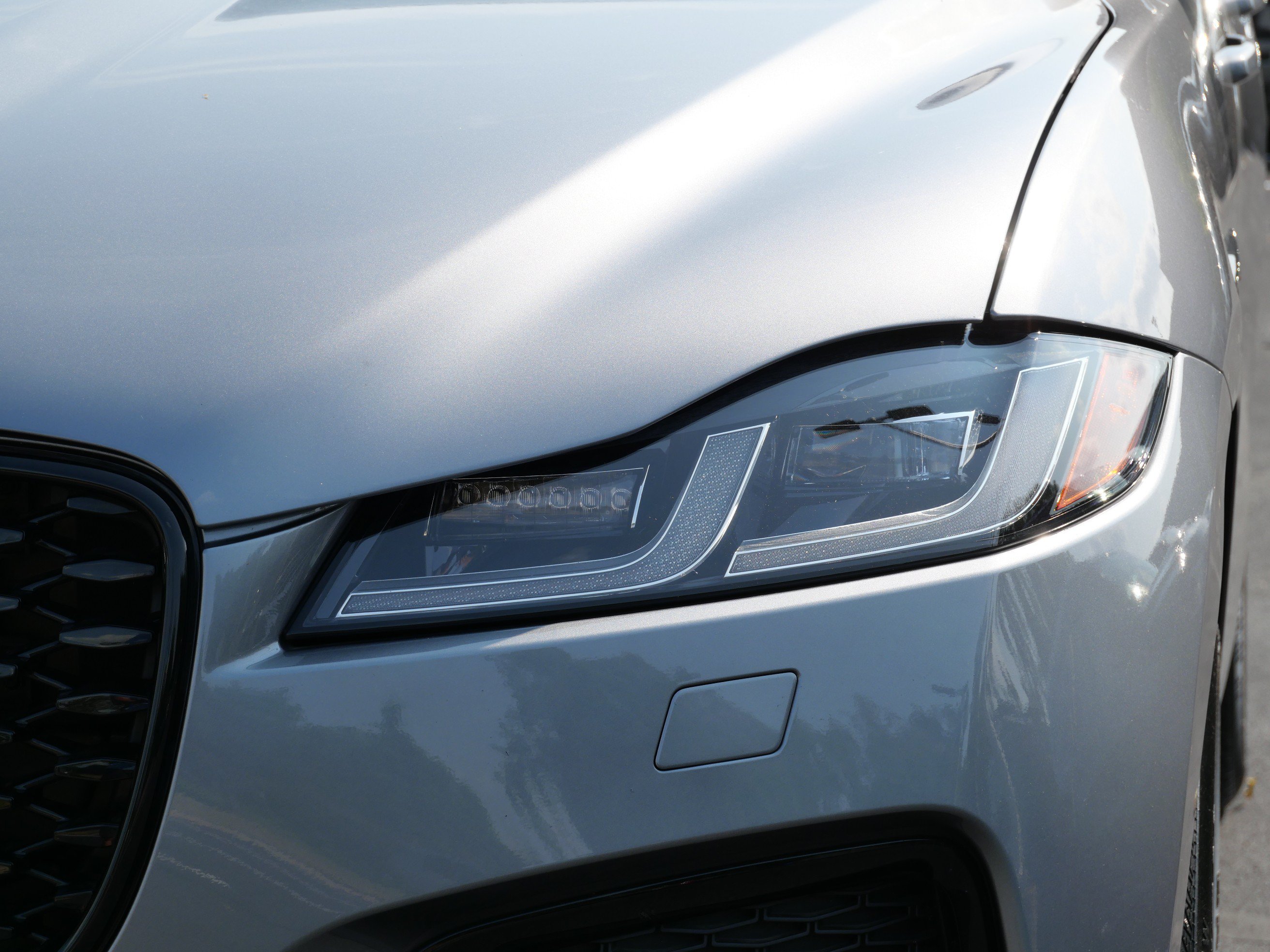 Certified 2026 Jaguar F-PACE R-Dynamic S AWD/4WD image 9