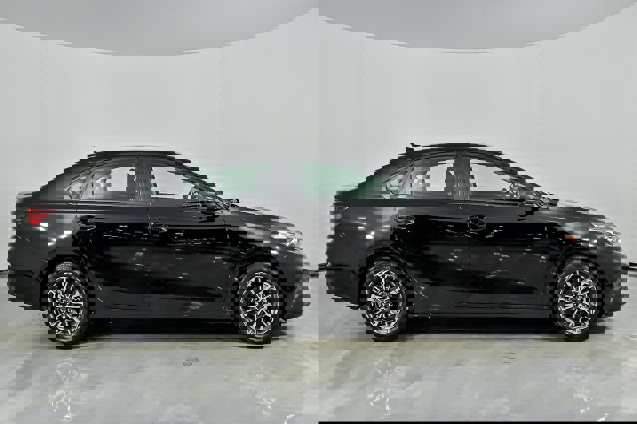 Used 2024 Kia Forte LXS image 14