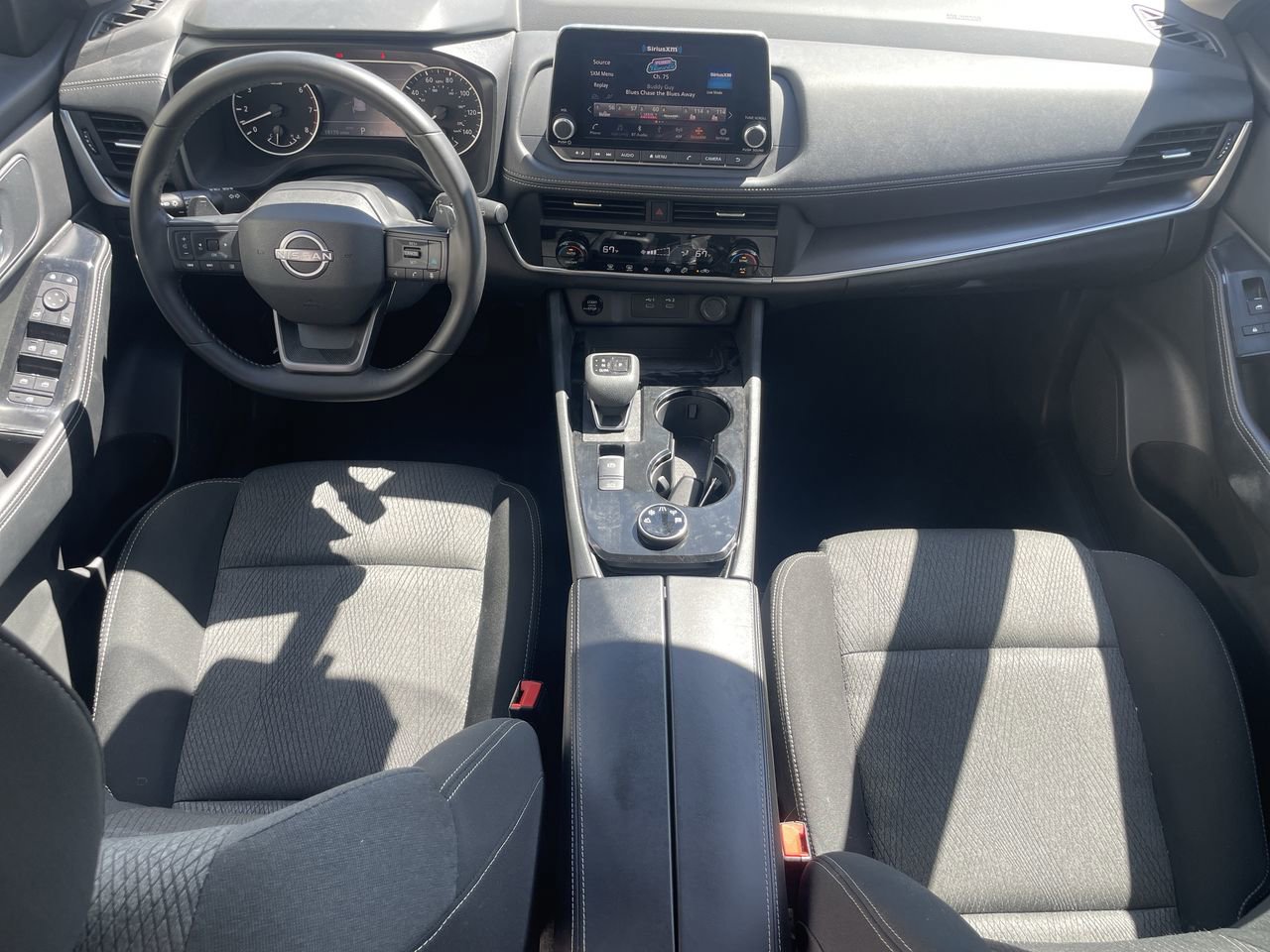 Used 2025 Nissan Rogue SV AWD/4WD image 13
