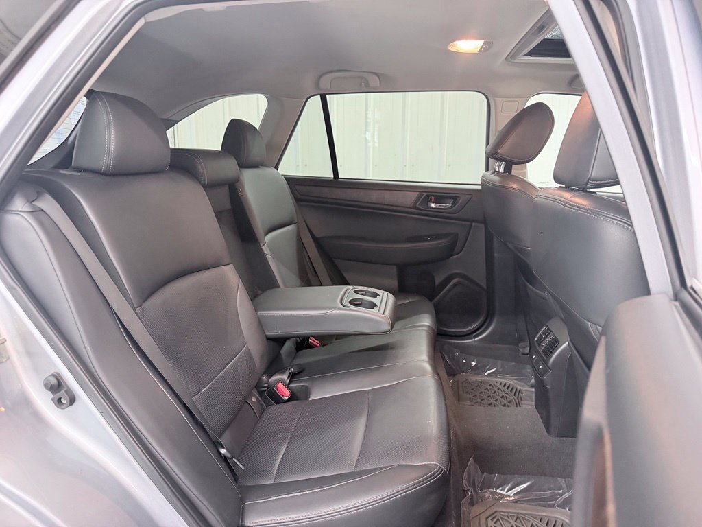 Used 2015 Subaru Outback 2.5i Limited AWD/4WD image 36