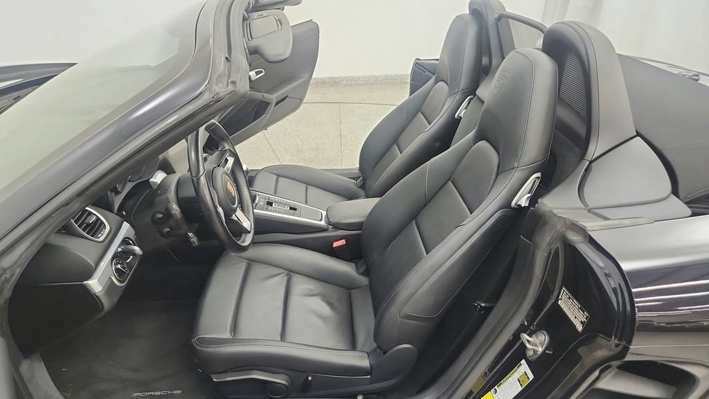 Used 2018 Porsche 718 Boxster S RWD image 31