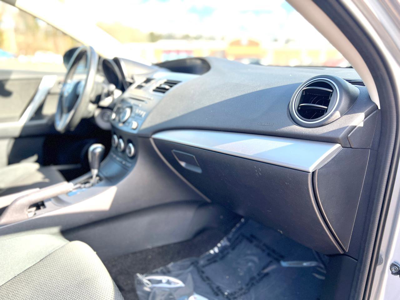 Used 2012 MAZDA MAZDA3 s Touring image 40