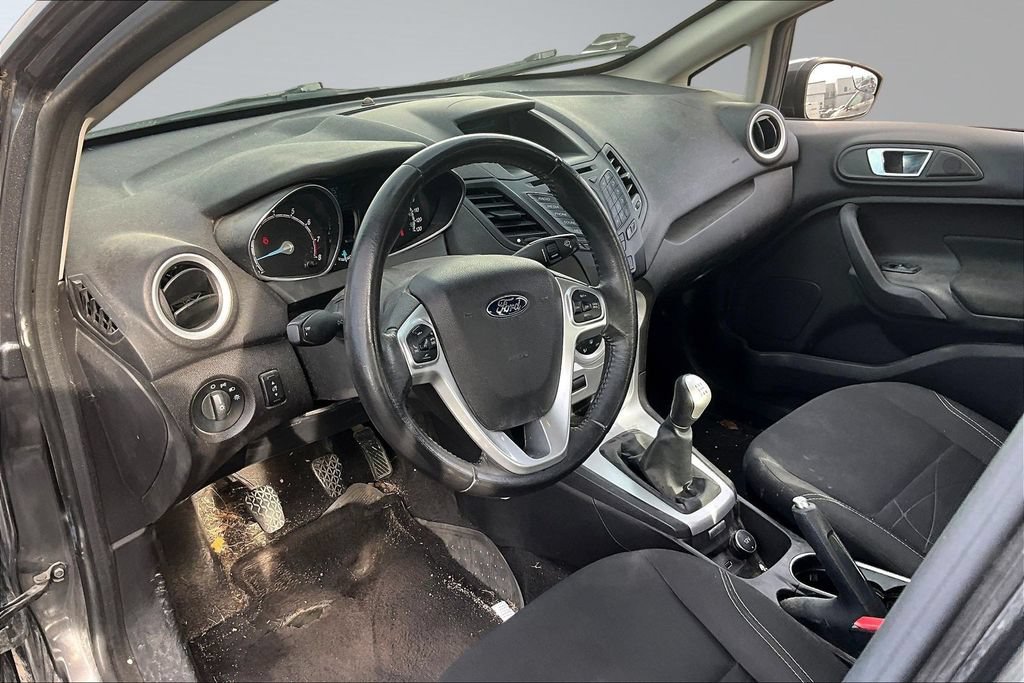 Used 2015 Ford Fiesta SE w/ Comfort Package FWD image 17
