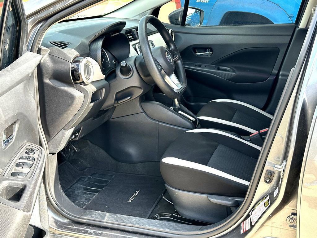 Used 2021 Nissan Versa SV image 12