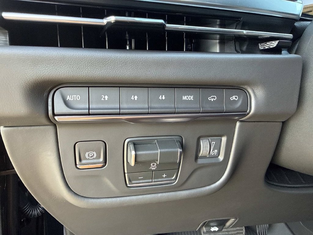 New 2026 Cadillac Escalade ESV Platinum Luxury w/ LPO, Floor Liner Package AWD/4WD image 33