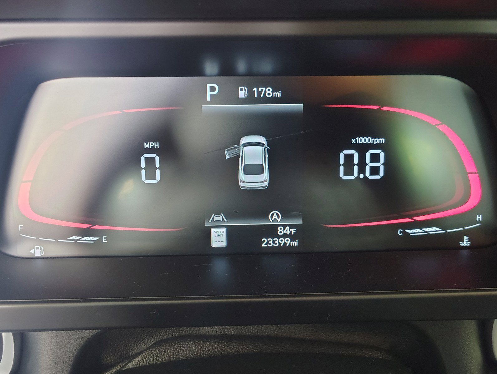 Certified 2025 Hyundai Elantra SE FWD image 9