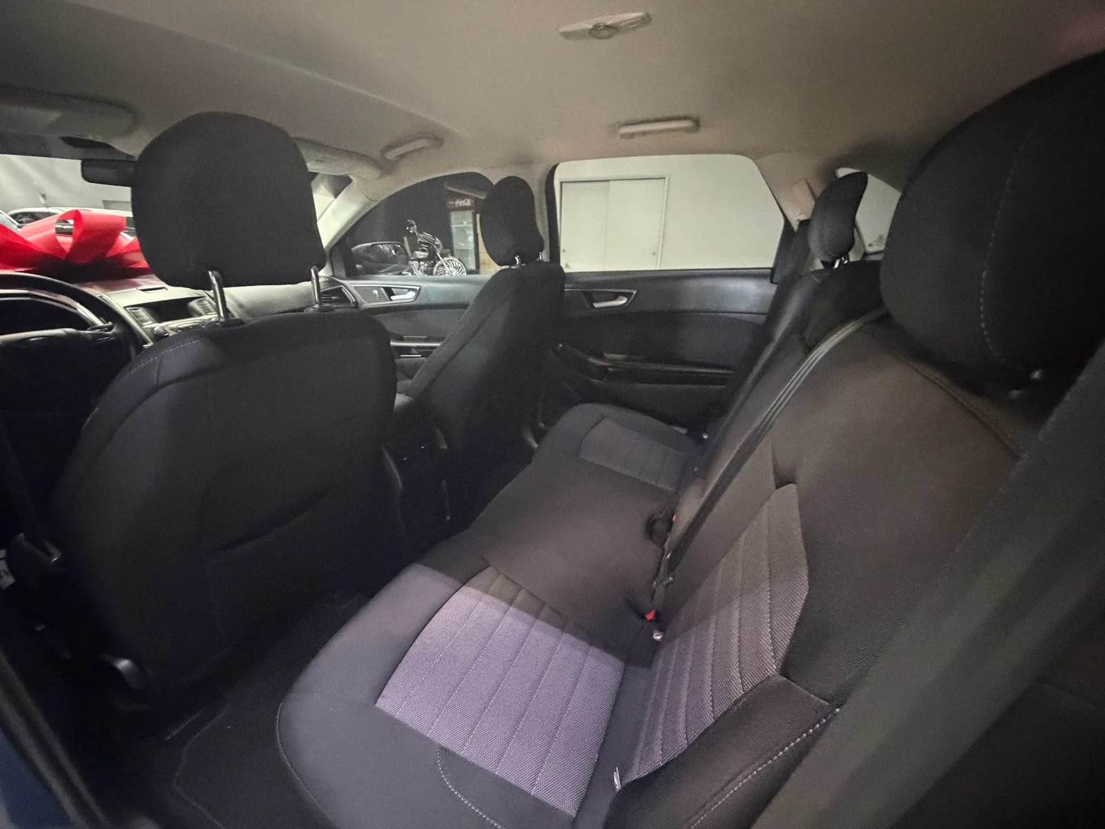 Used 2018 Ford Edge SE FWD image 22