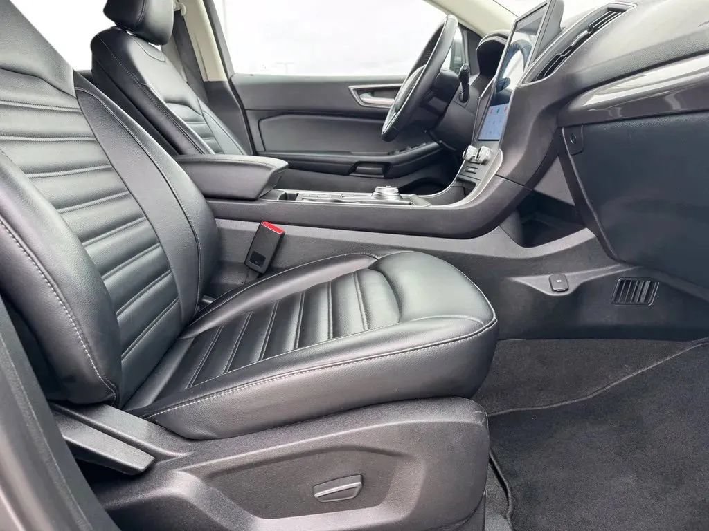 Used 2024 Ford Edge SEL AWD/4WD image 13