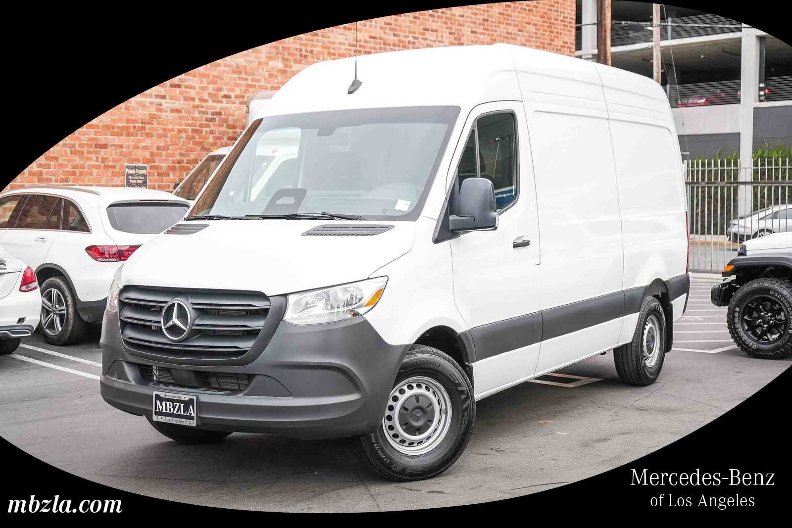 Used 2025 Mercedes-Benz Sprinter 2500 image 1
