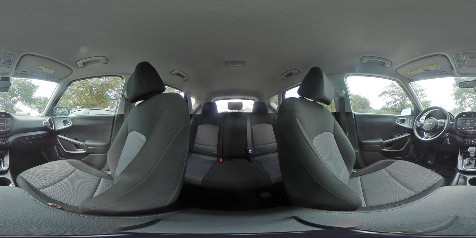 Used 2025 Kia Soul LX w/ LX Technology Package FWD image 39
