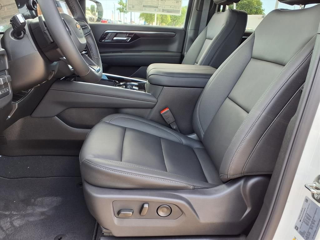 New 2026 Chevrolet Suburban LT image 7