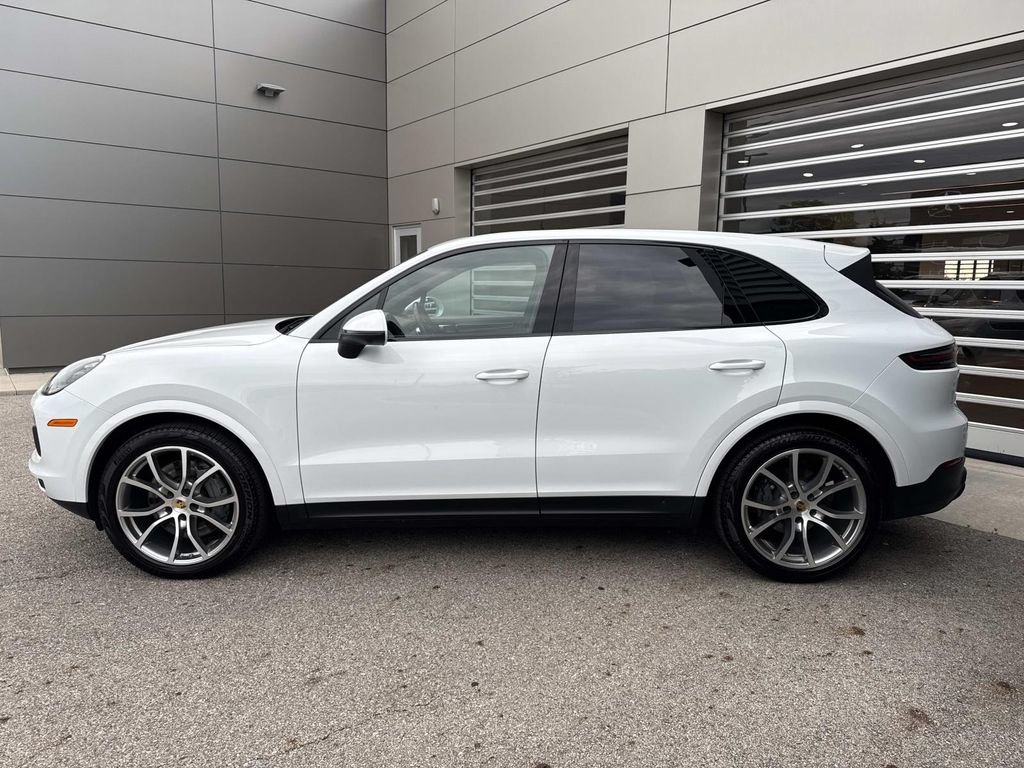 Used 2023 Porsche Cayenne S Platinum AWD/4WD image 4
