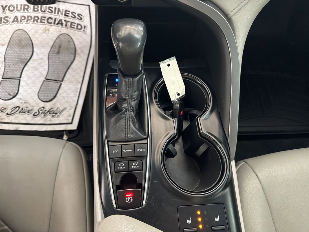 Used 2018 Toyota Camry SE w/ Audio Package image 16
