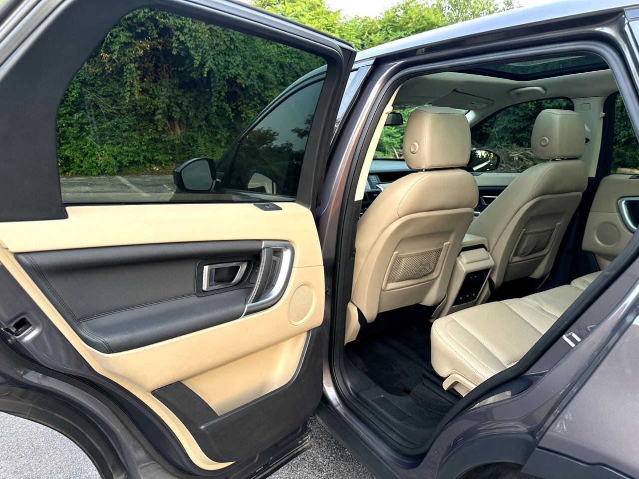 Used 2016 Land Rover Discovery Sport HSE image 23