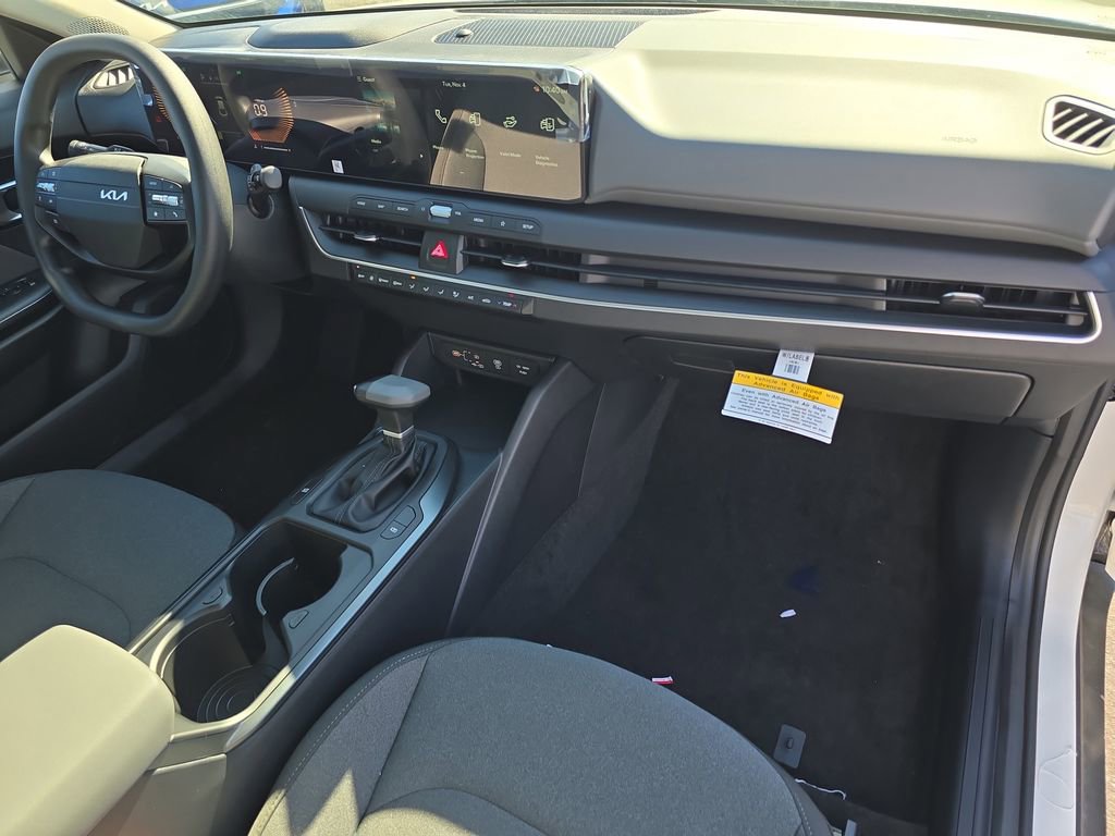 New 2025 Kia K4 LXS image 13