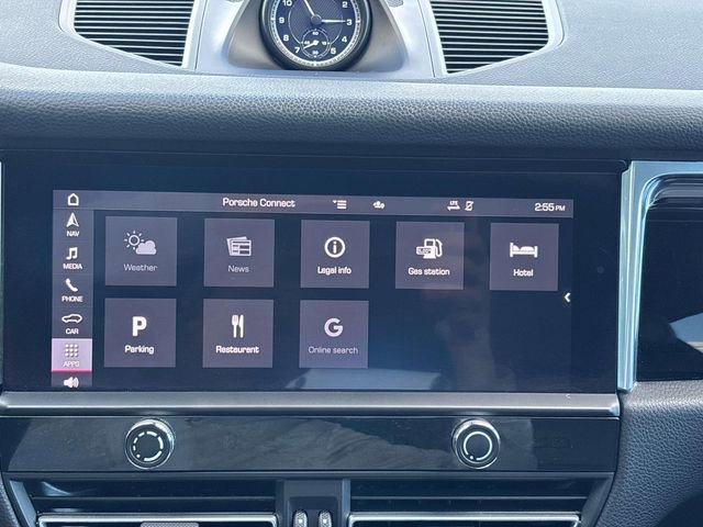 Used 2022 Porsche Macan Base image 25