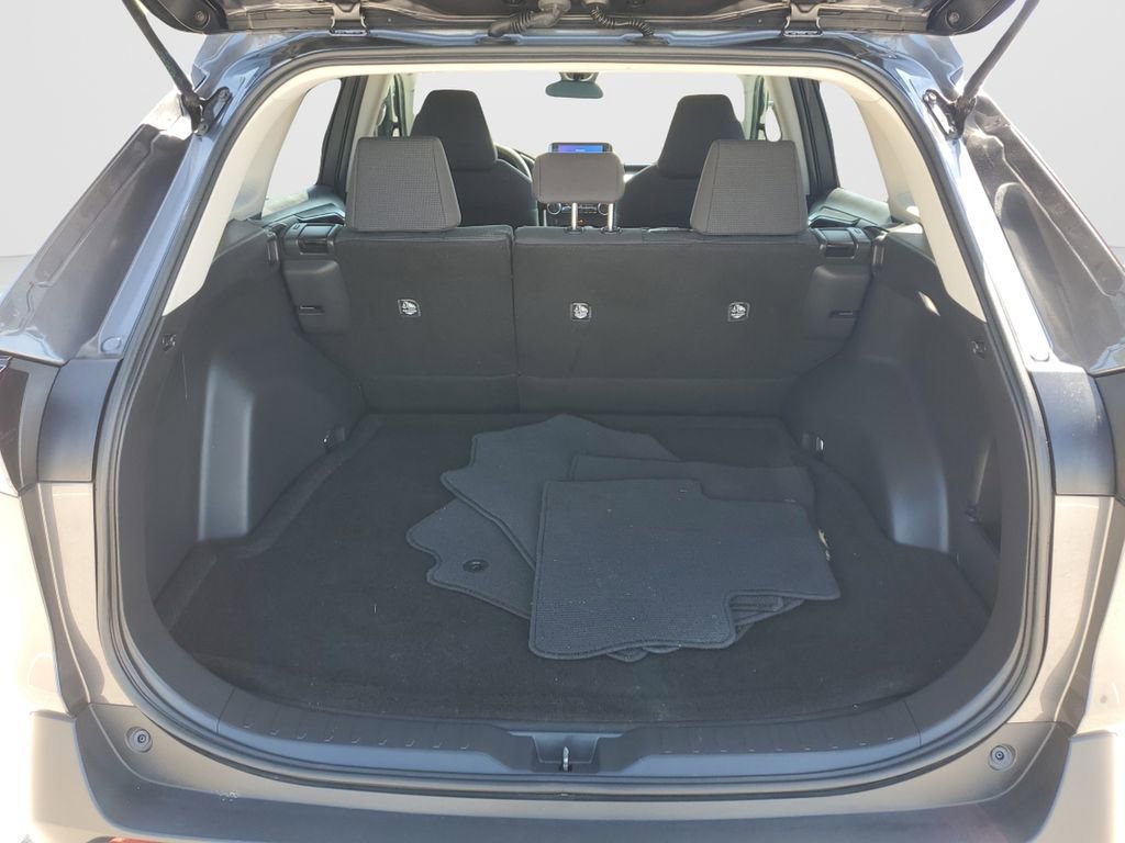 Used 2023 Toyota RAV4 LE image 12