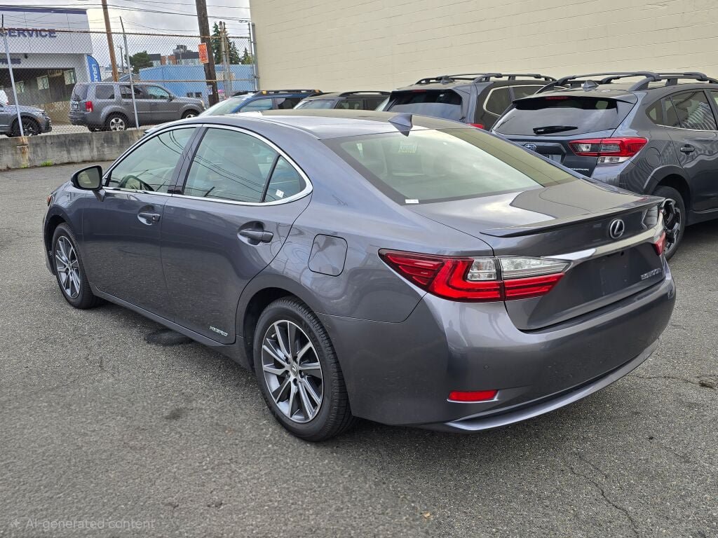Used 2016 Lexus ES 300h w/ Navigation System Package FWD image 5