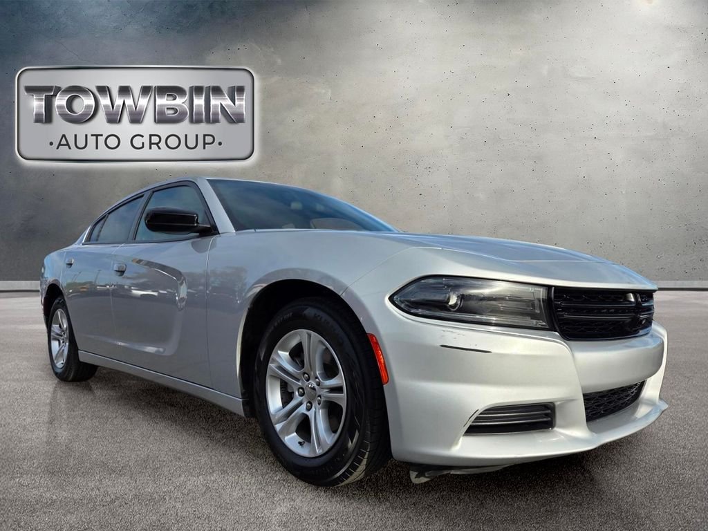 Used 2023 Dodge Charger SXT RWD image 2