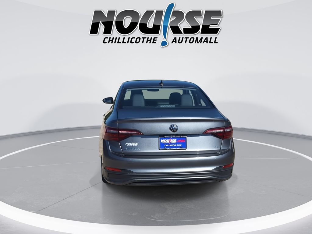 Used 2024 Volkswagen Jetta SE FWD image 7