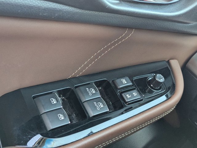 Used 2017 Subaru Outback 2.5i Touring w/ Popular Package #5A image 12