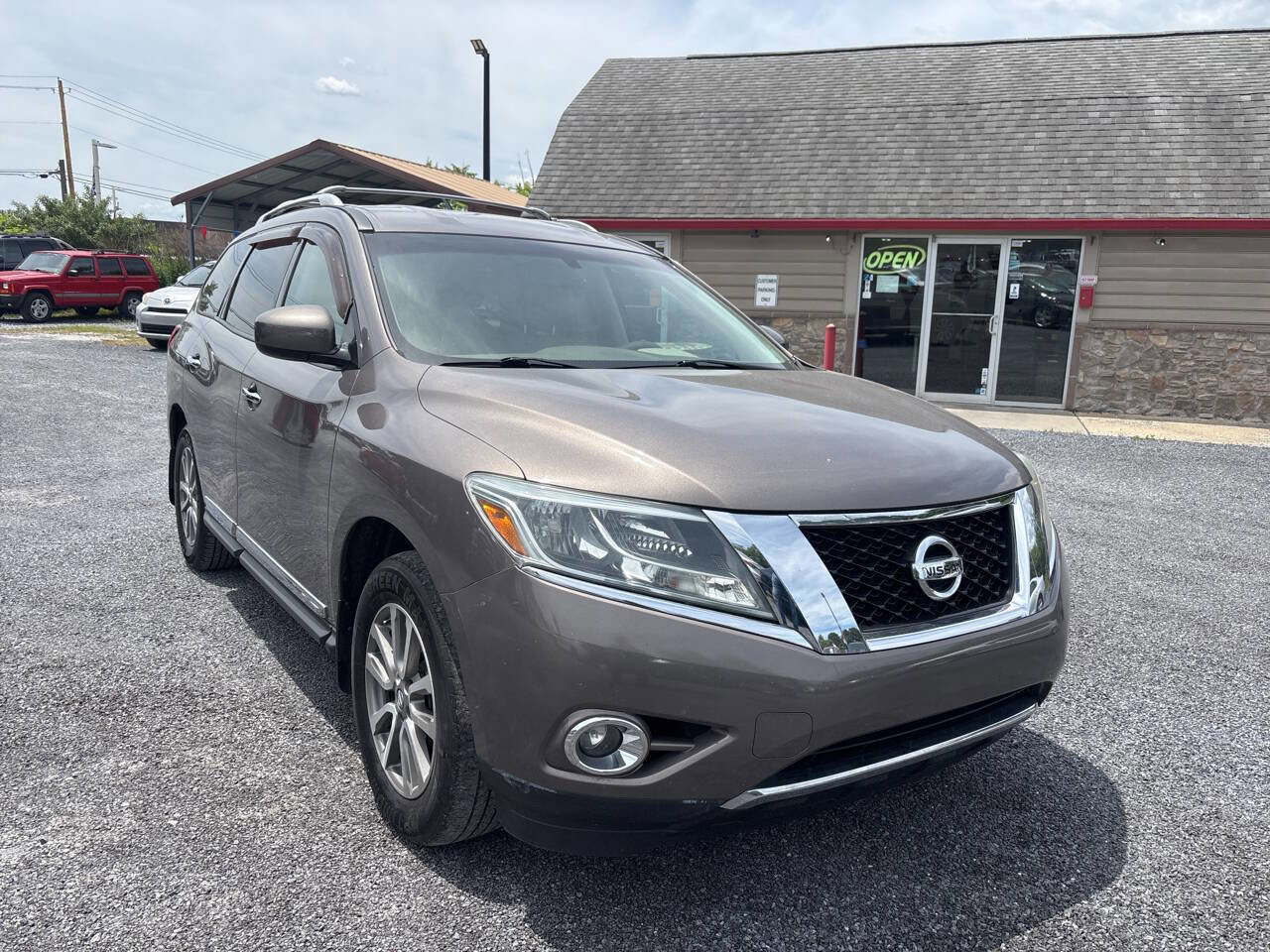 Used 2013 Nissan Pathfinder SL FWD image 4