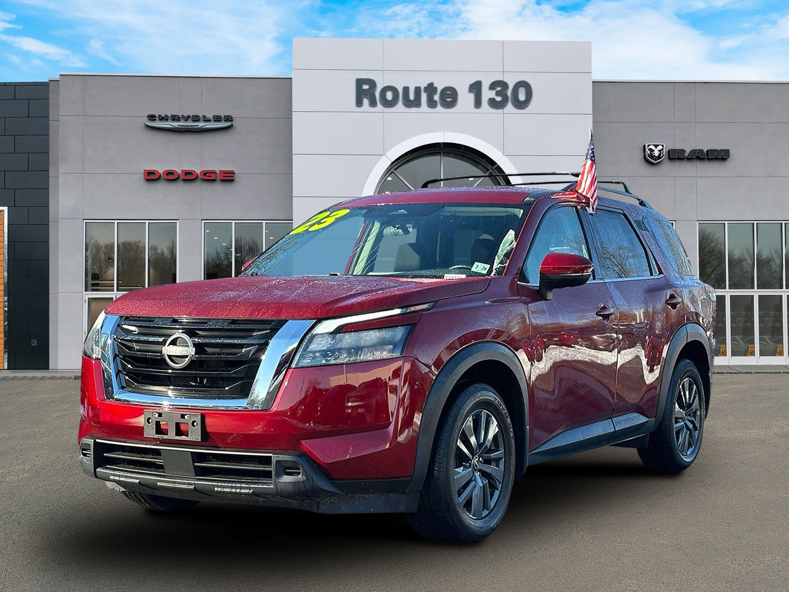 Used 2023 Nissan Pathfinder SV AWD/4WD image 2