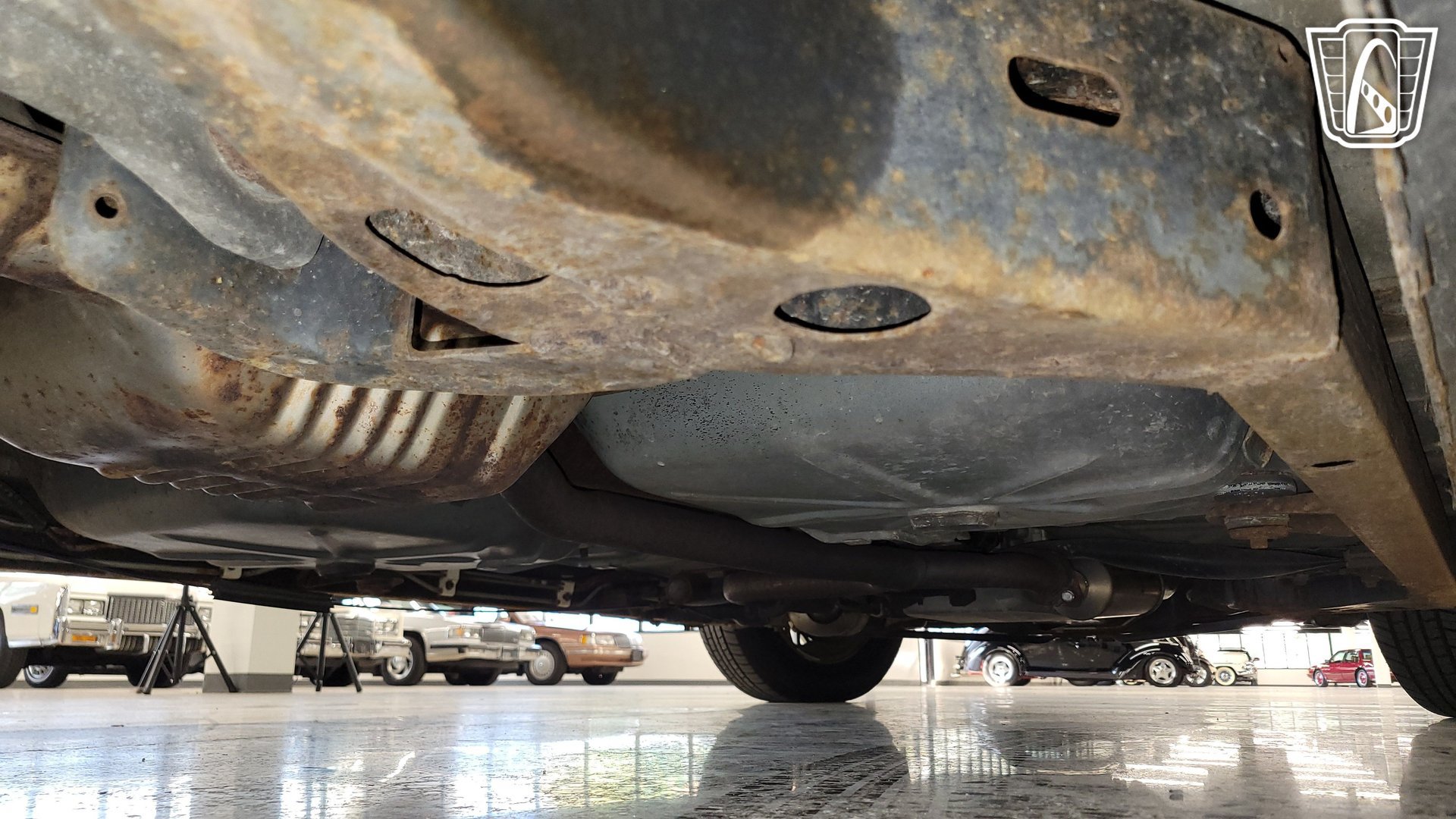 Used 1993 Lincoln Town Car Signature RWD image 8
