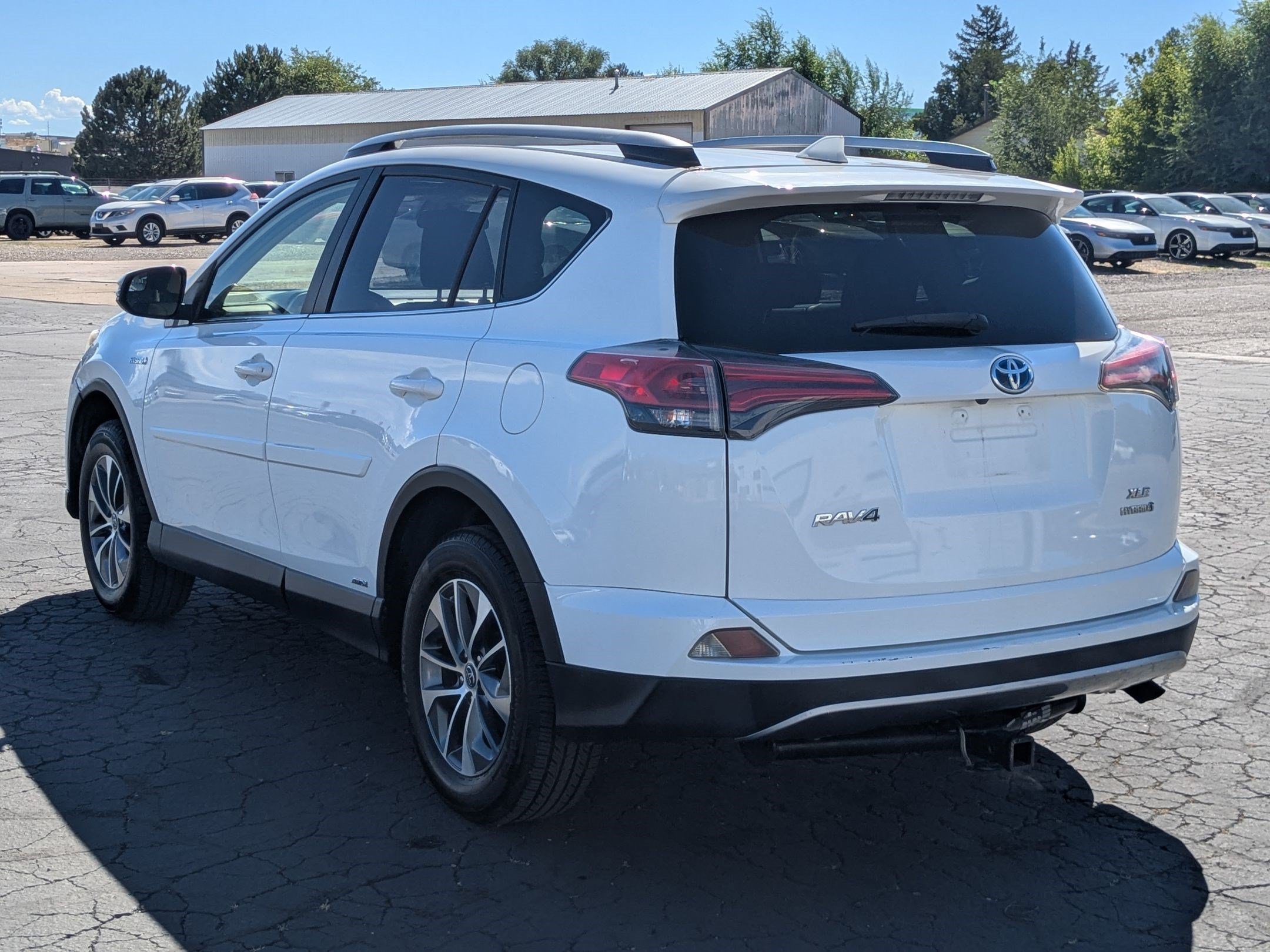 Used 2018 Toyota RAV4 XLE AWD/4WD image 8
